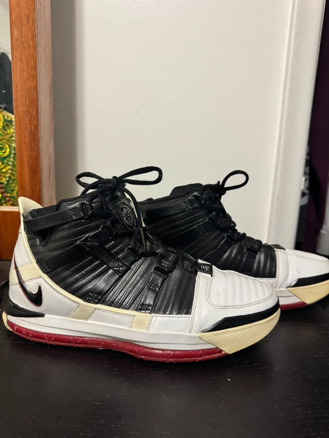 2005 Nike Zoom Lebron III OG (9.5US) image indicator(4)