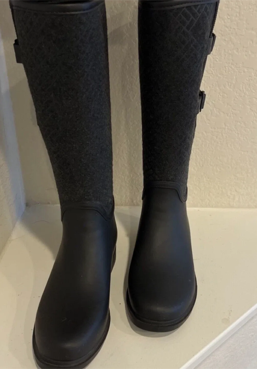 Clarks Women's Black Boots - Size 7 thumbnail