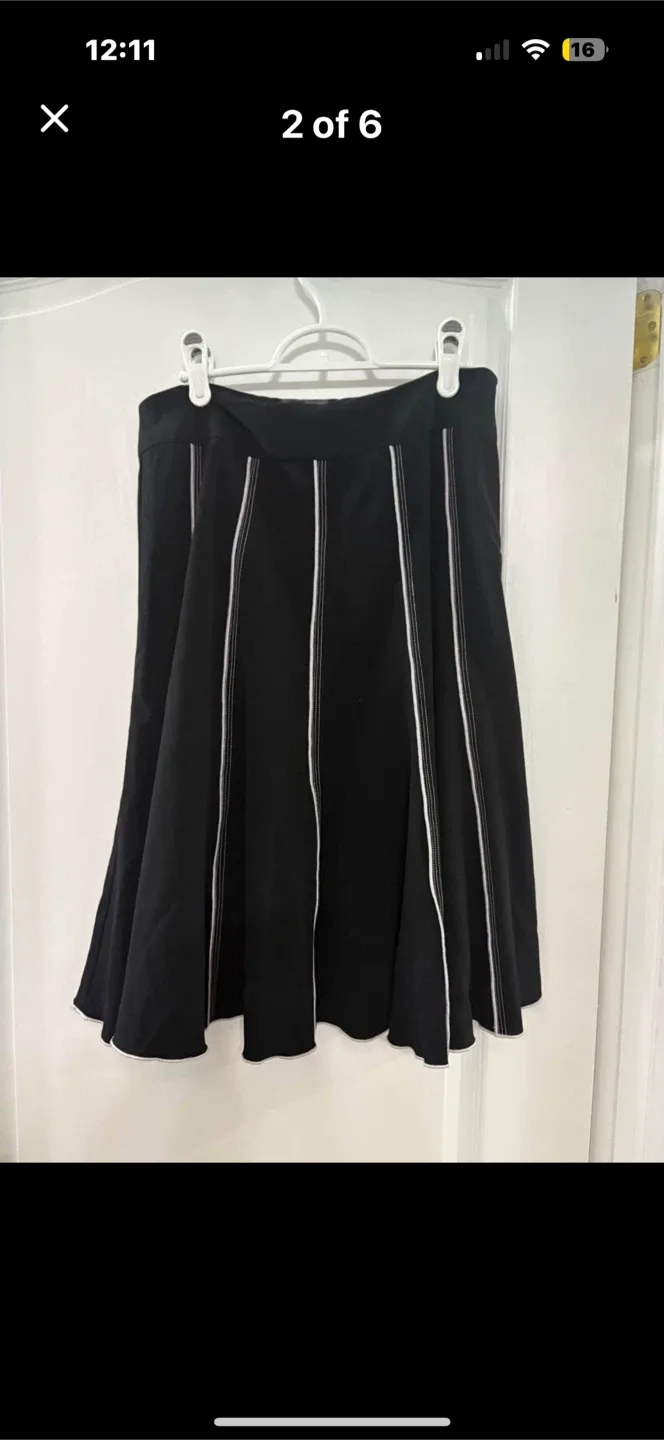 Vintage Korinna Black Skirt - Size 8 thumbnail