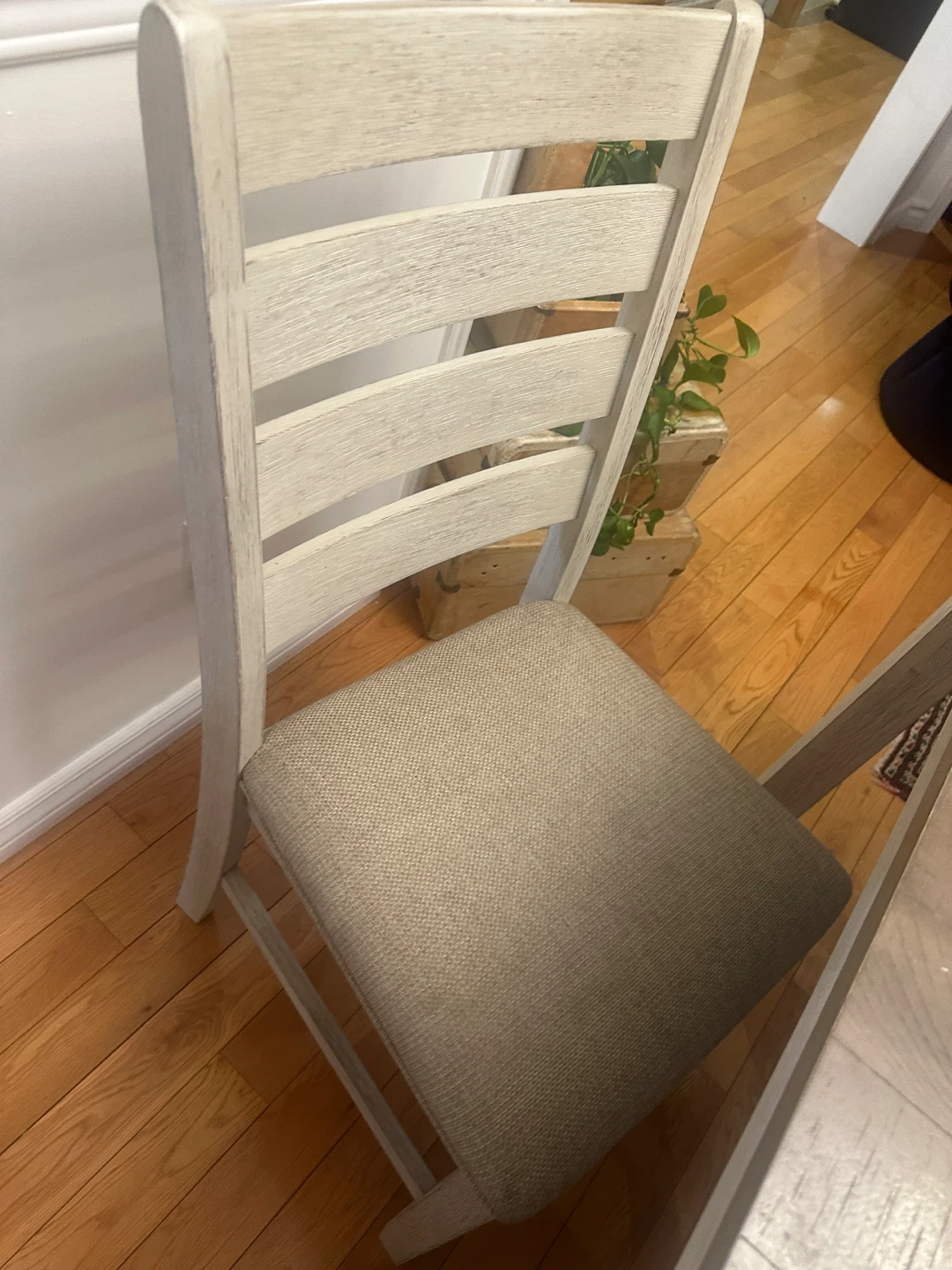Ashley Furniture Dining Table with Chairs - photo 5