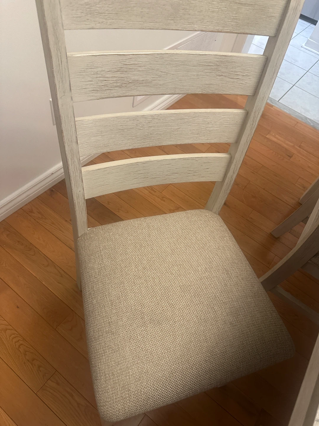 Ashley Furniture Dining Table with Chairs - photo 4