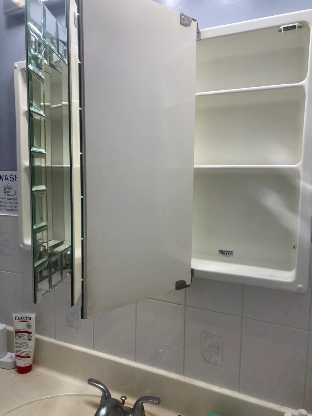 Bathroom Vanity with Mirror image indicator(3)