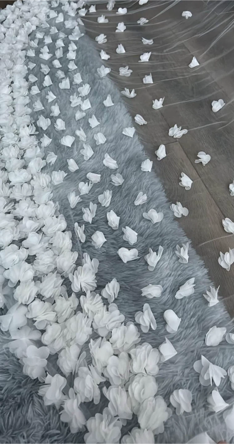 Cathedral soft white Wedding Veil with Floral Appliqués - White - photo 2