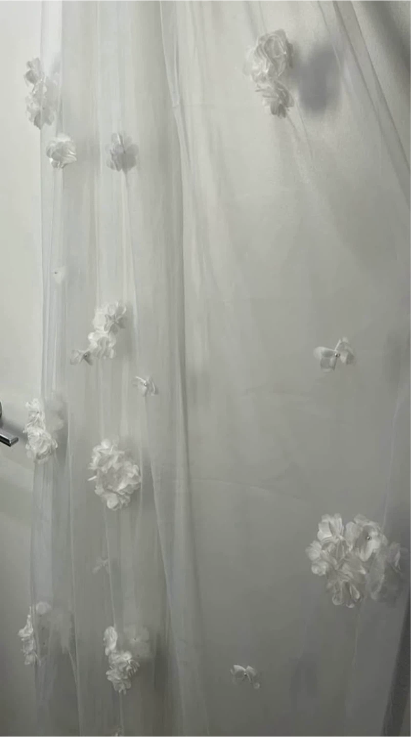 Wedding Veil with Floral Appliqués - White - photo 4