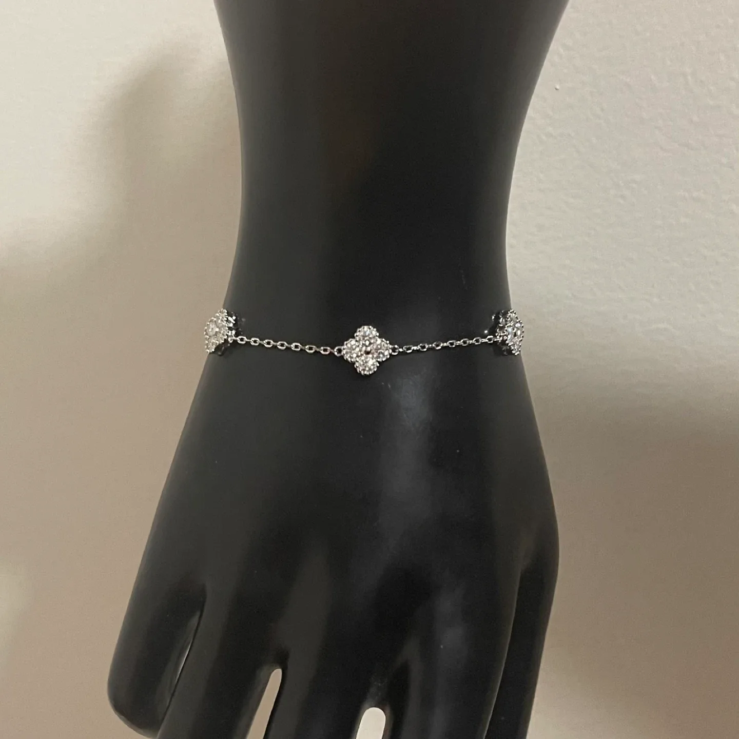 Alhambra Sterling Silver Moissanite Clover Motif Bracelet image indicator(4)