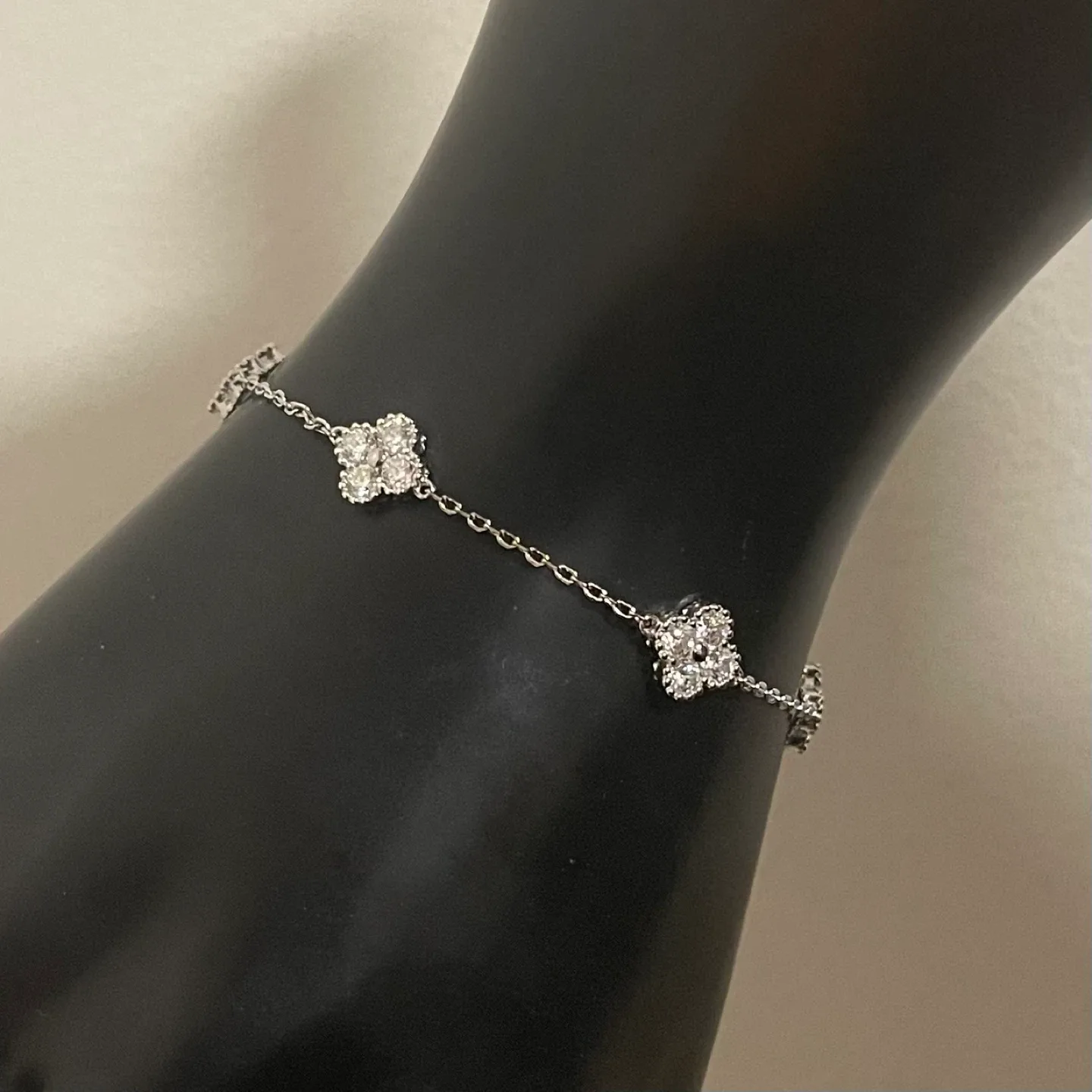 Alhambra Sterling Silver Moissanite Clover Motif Bracelet image indicator(3)