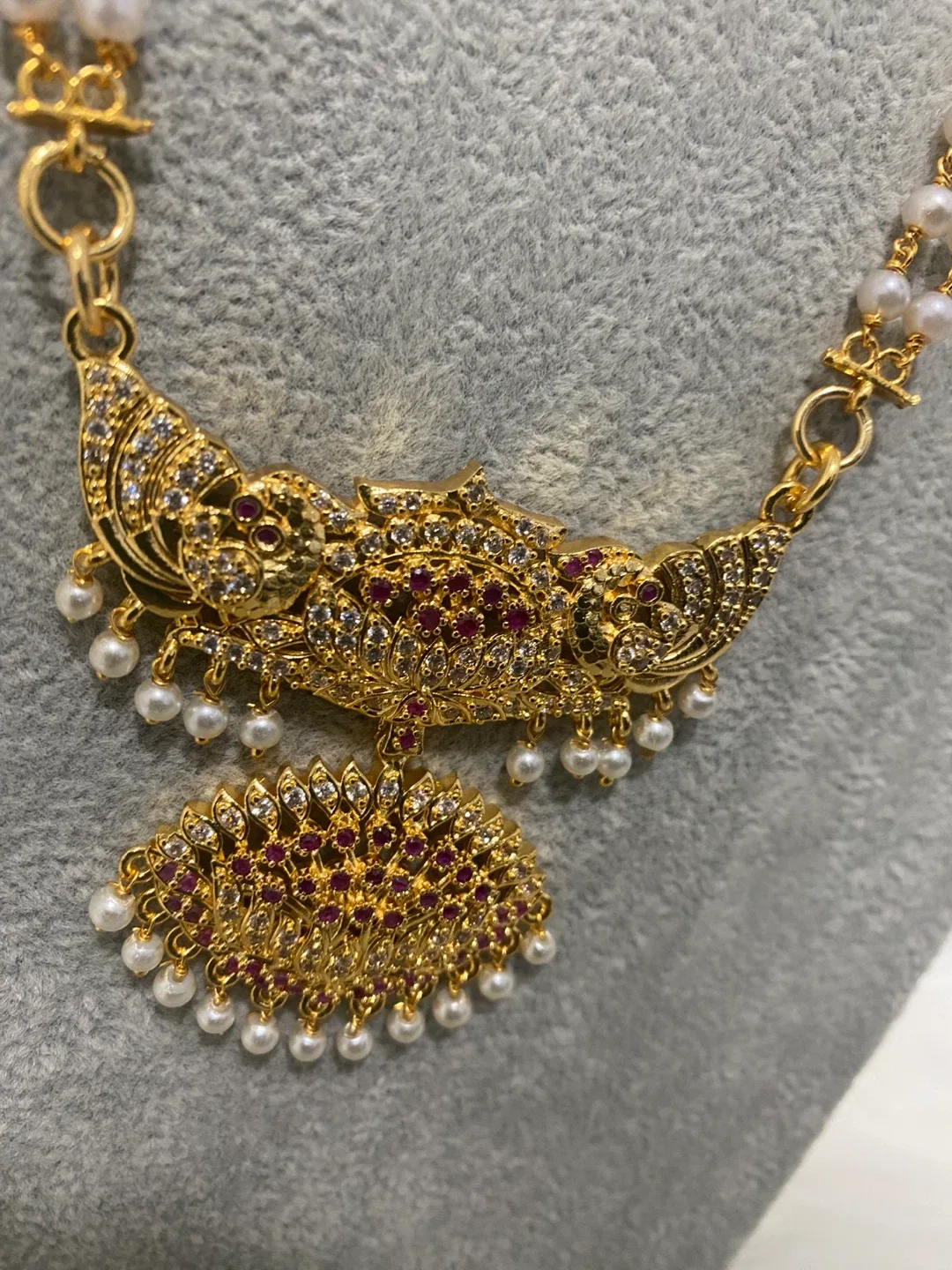 Gold-toned Necklace with Pearl Accents thumbnail