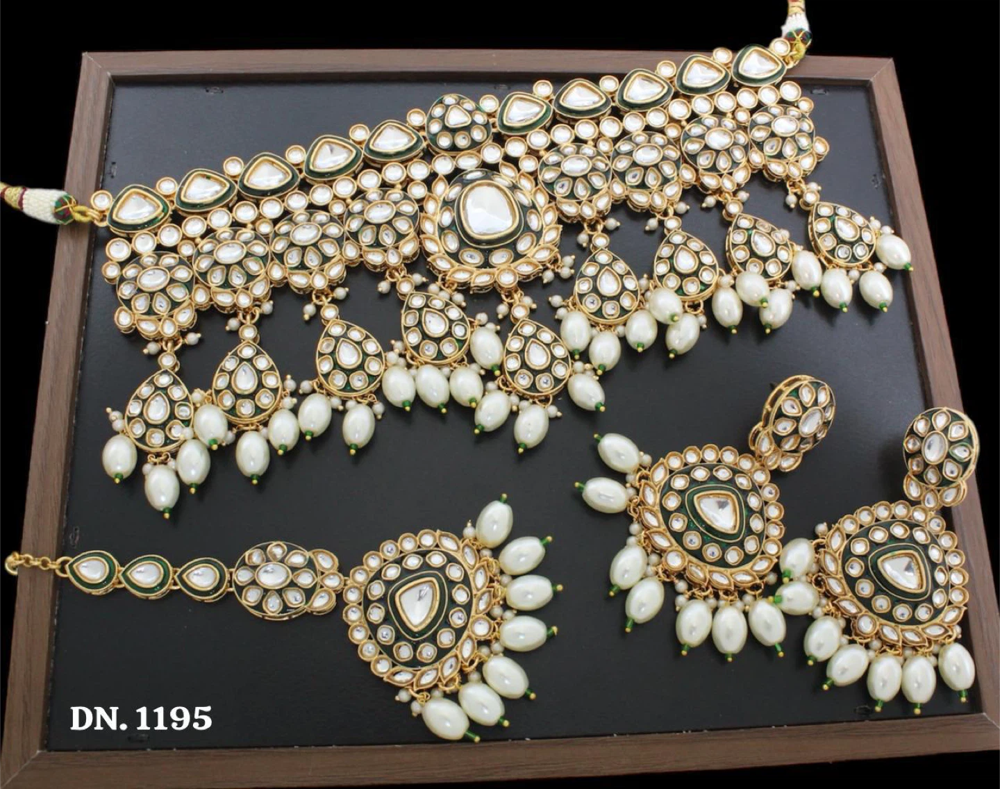 Green & White Kundan Jewellery Set