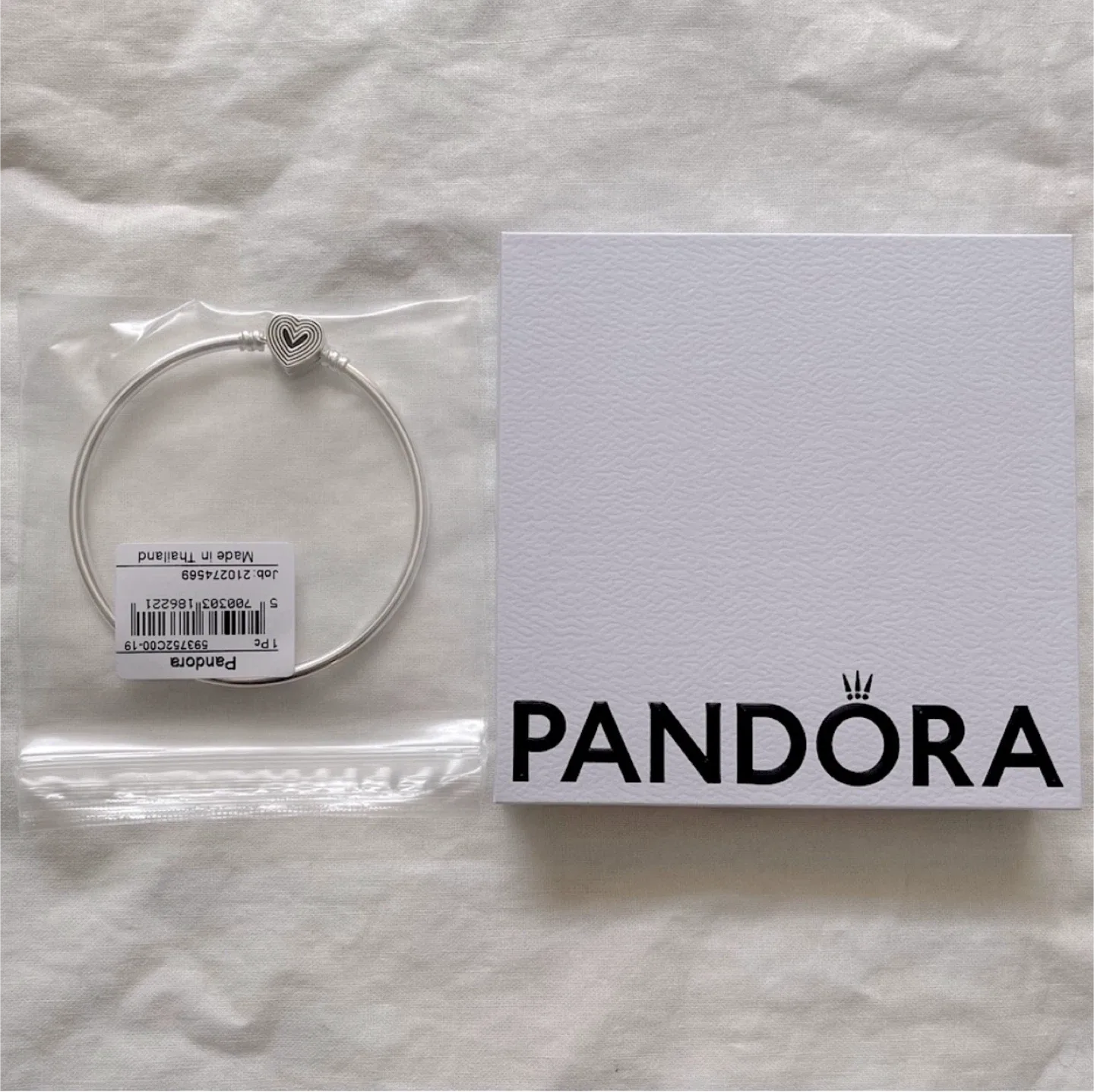 NWT RARE Pandora Heart Clasp Bangle Bracelet Sterling Silver image indicator(3)