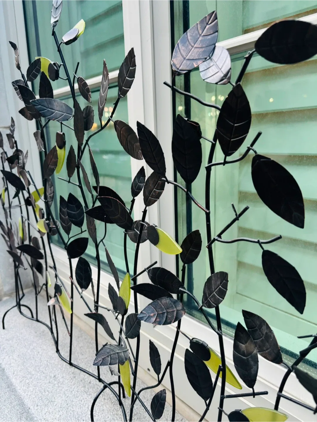Metal Art - Decorative Leaves Fence image indicator(2)
