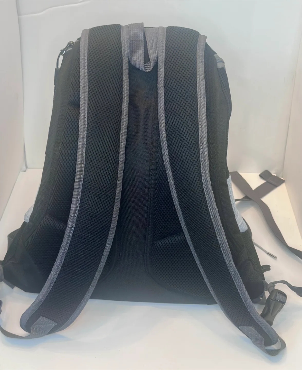 Pawaboo Pet Carrier Backpack - Black & Grey image indicator(9)