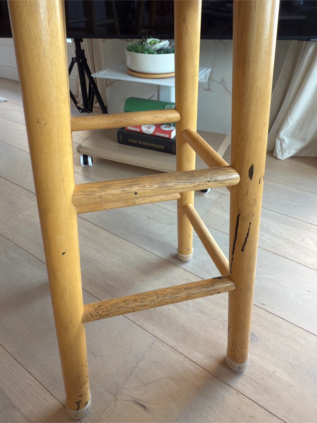 Wooden Bar Stool - photo 2