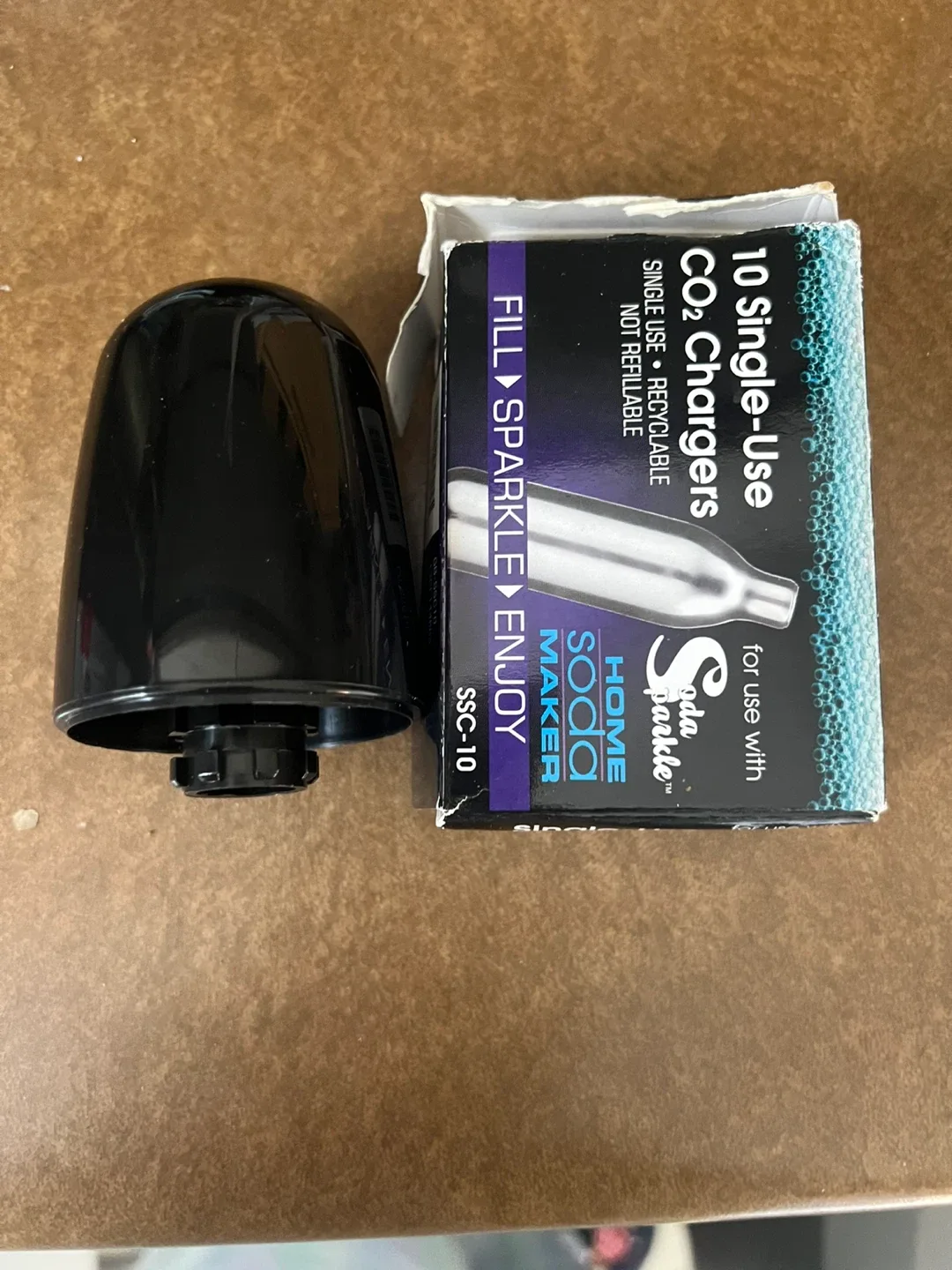 Cuisinart Soda Sparkle Compact Sparkling Beverage Maker CSS-100 image indicator(6)