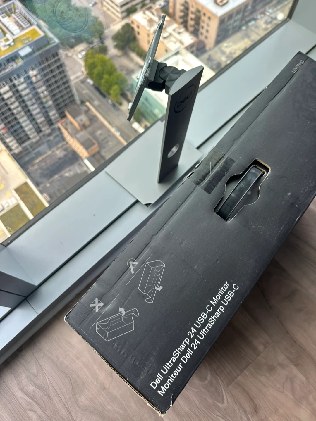 Dell UltraSharp 24 USB-C Monitor - photo 2