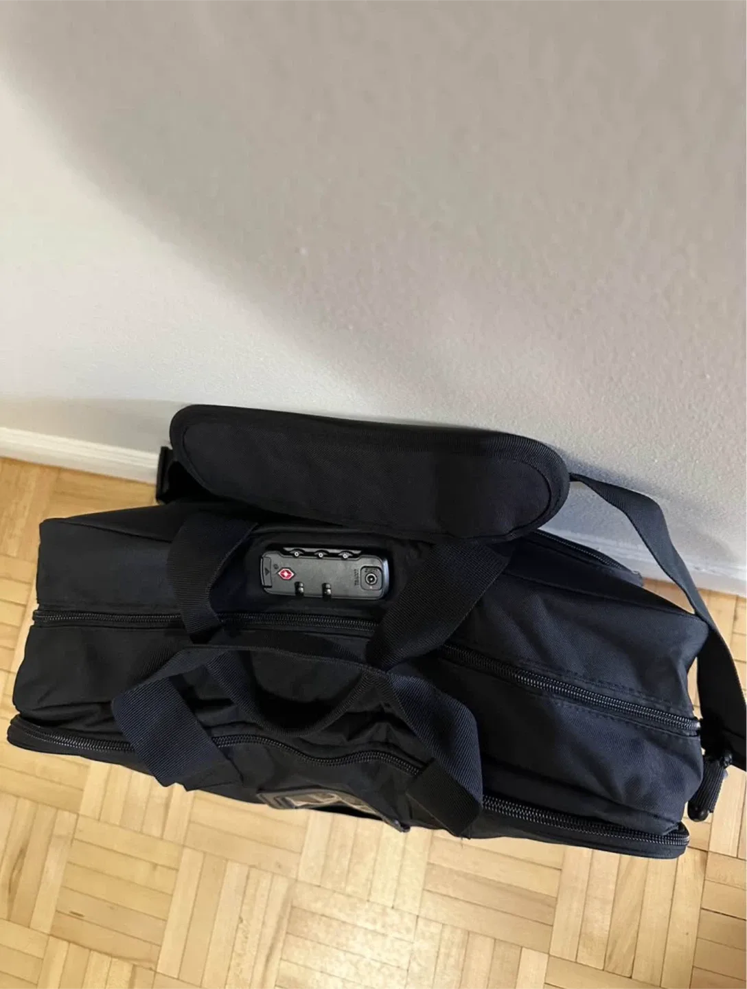 Black Carry-On Travel Bag image indicator(3)