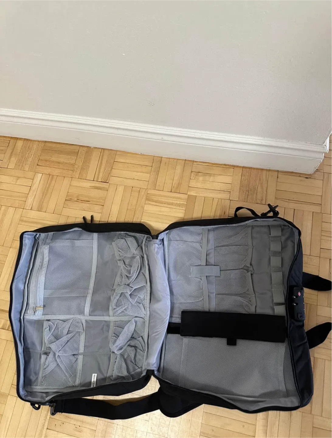 Black Carry-On Travel Bag image indicator(2)