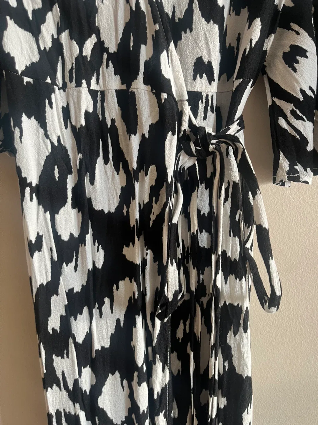 Black & White Wrap Dress - M image indicator(5)