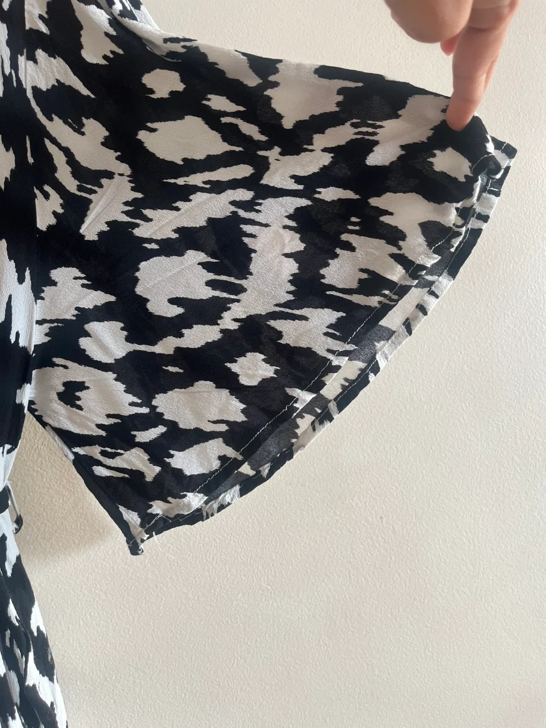 Black & White Wrap Dress - M image indicator(4)