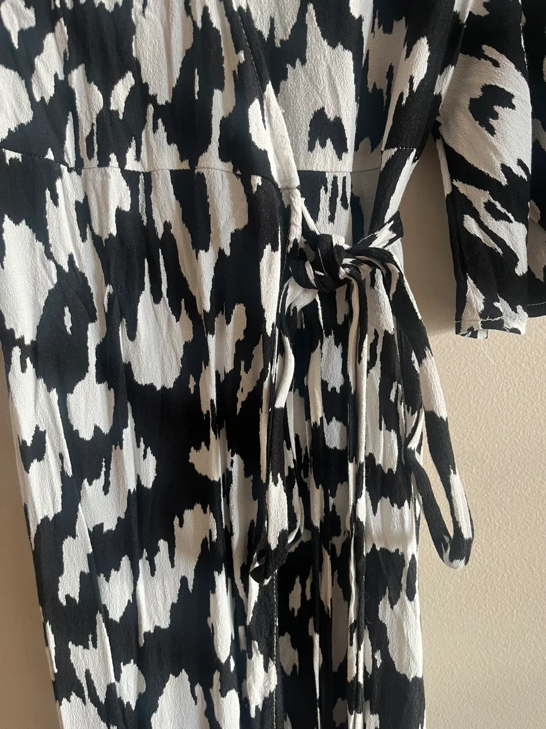 Black & White Wrap Dress - M image indicator(3)