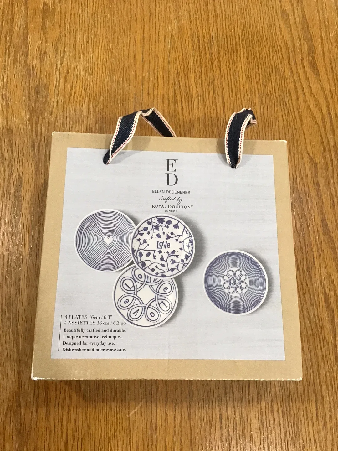 Ellen DeGeneres Royal Doulton Plates Set of 4 image indicator(2)