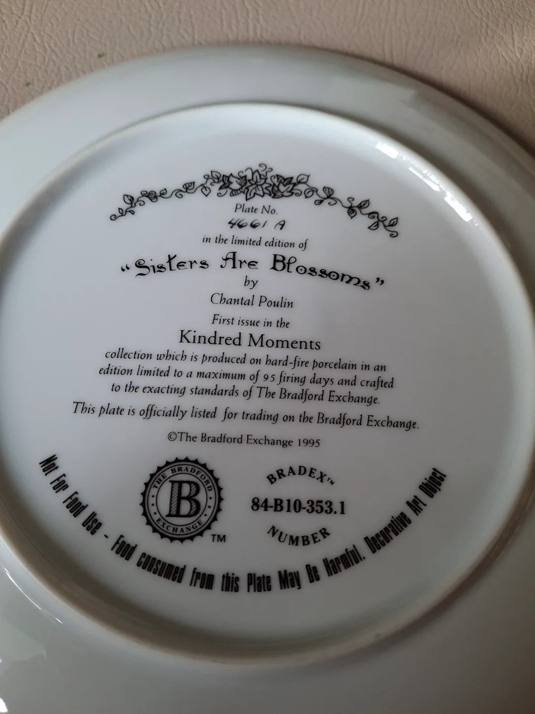 “Sisters Are Blossoms" decorative plate image indicator(2)