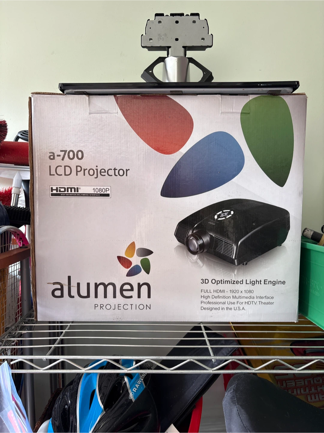 Alumen a-700 LCD Projector - Like New!