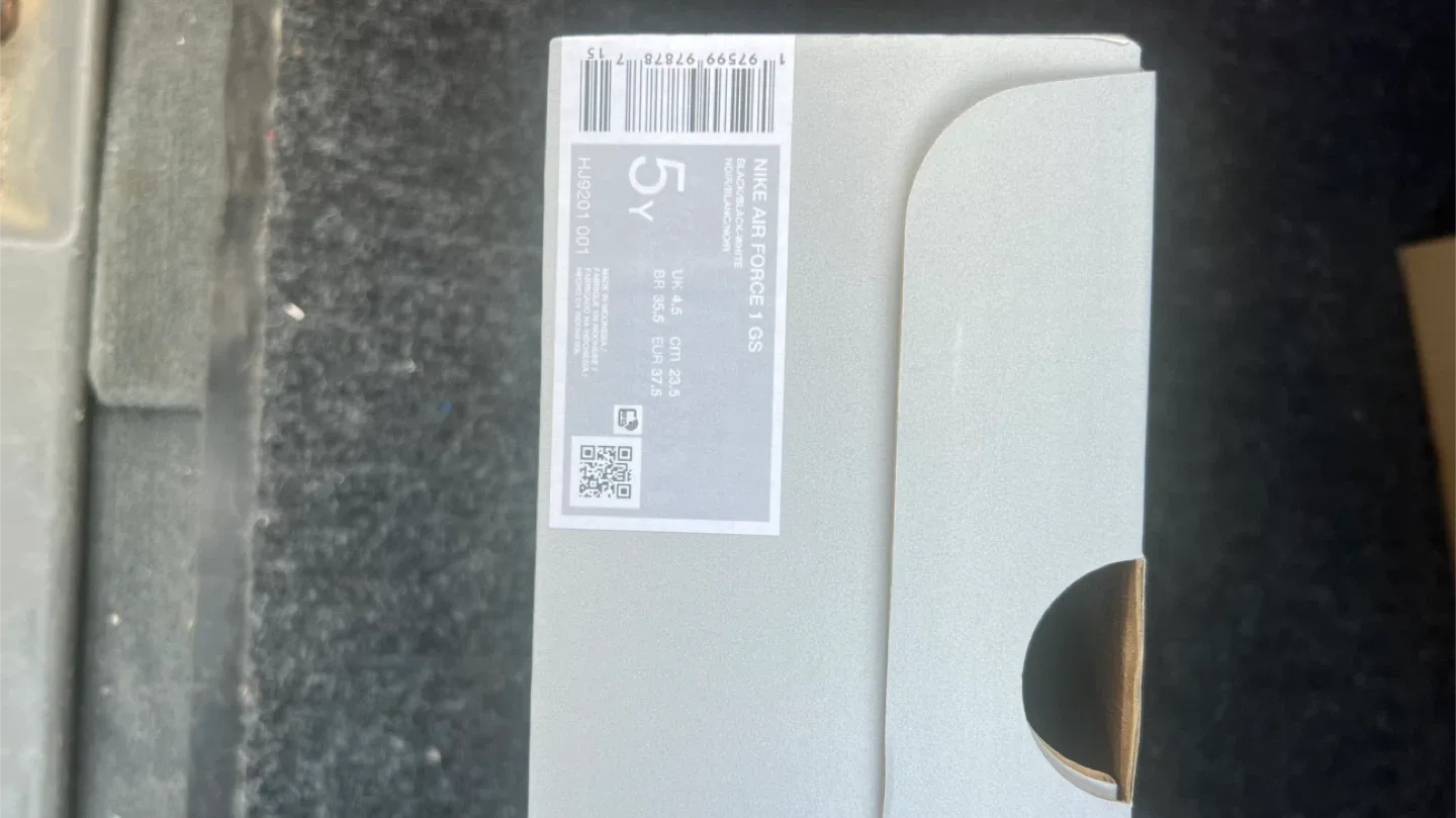 Nike Air Force 1 GS Black Size 5Y image indicator(3)