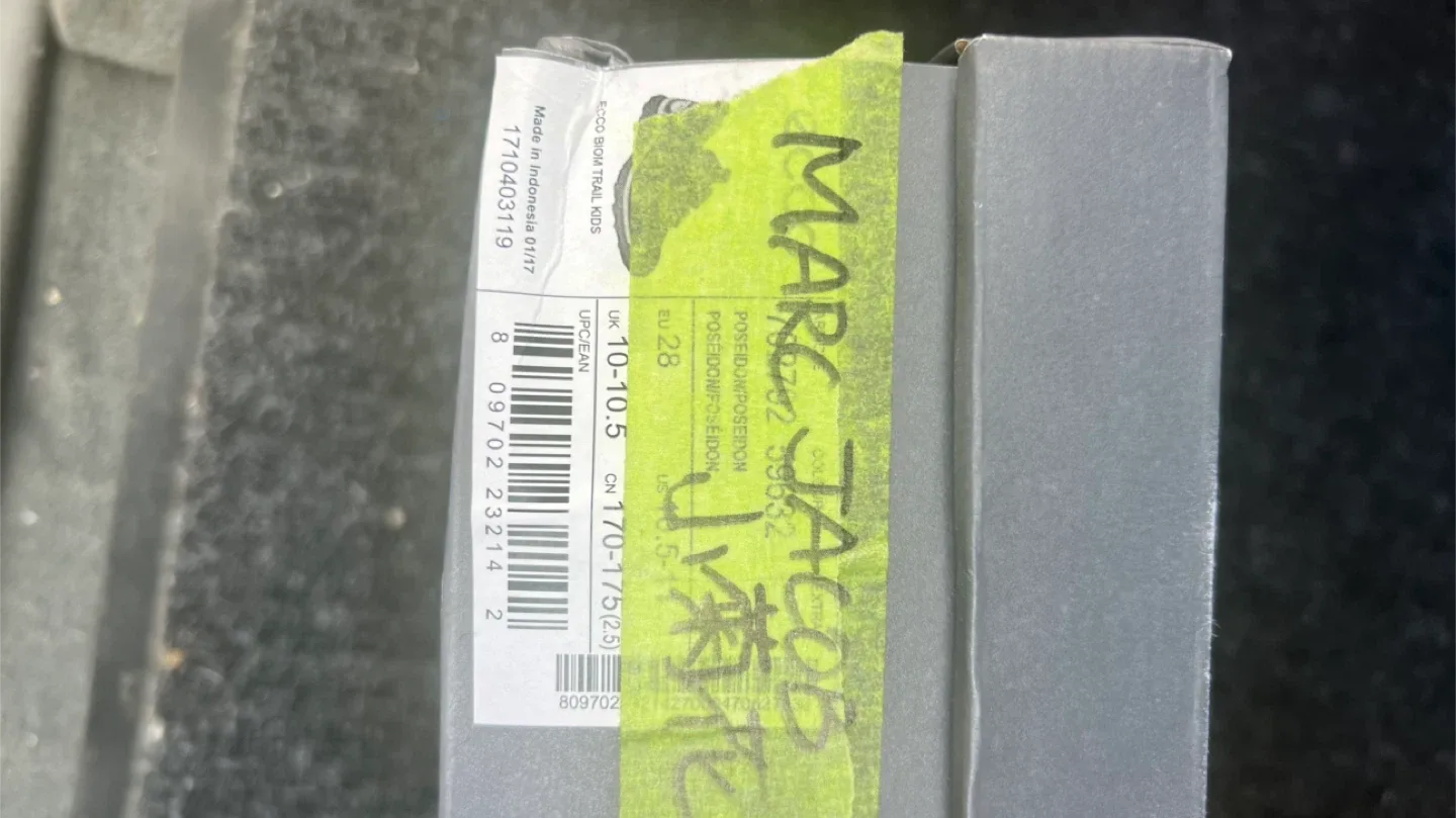 Ecco Biom Trail Kids White Sneakers Size 10-10.5 image indicator(3)