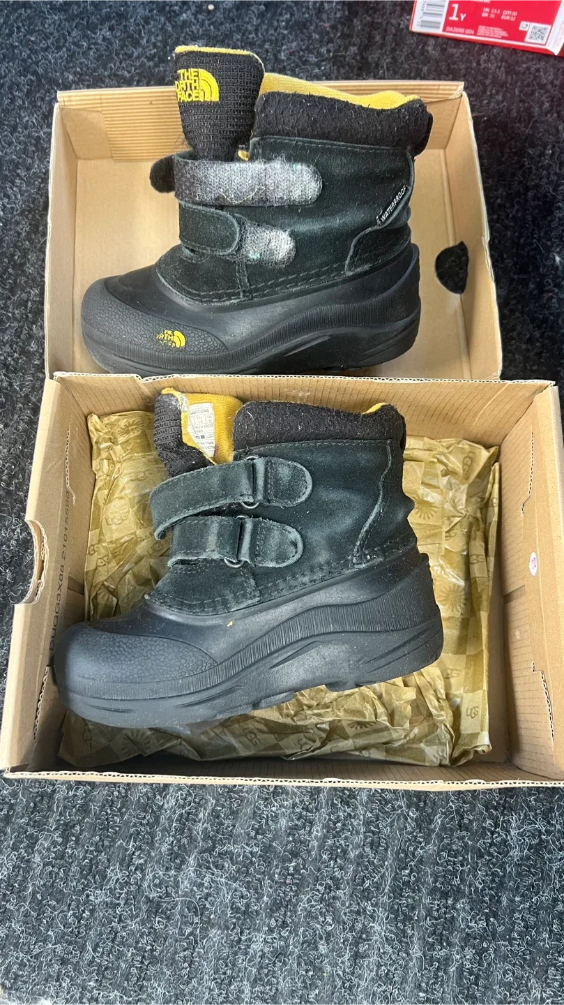 The North Face Toddler Snow Boots - Size 7.5 image indicator(2)