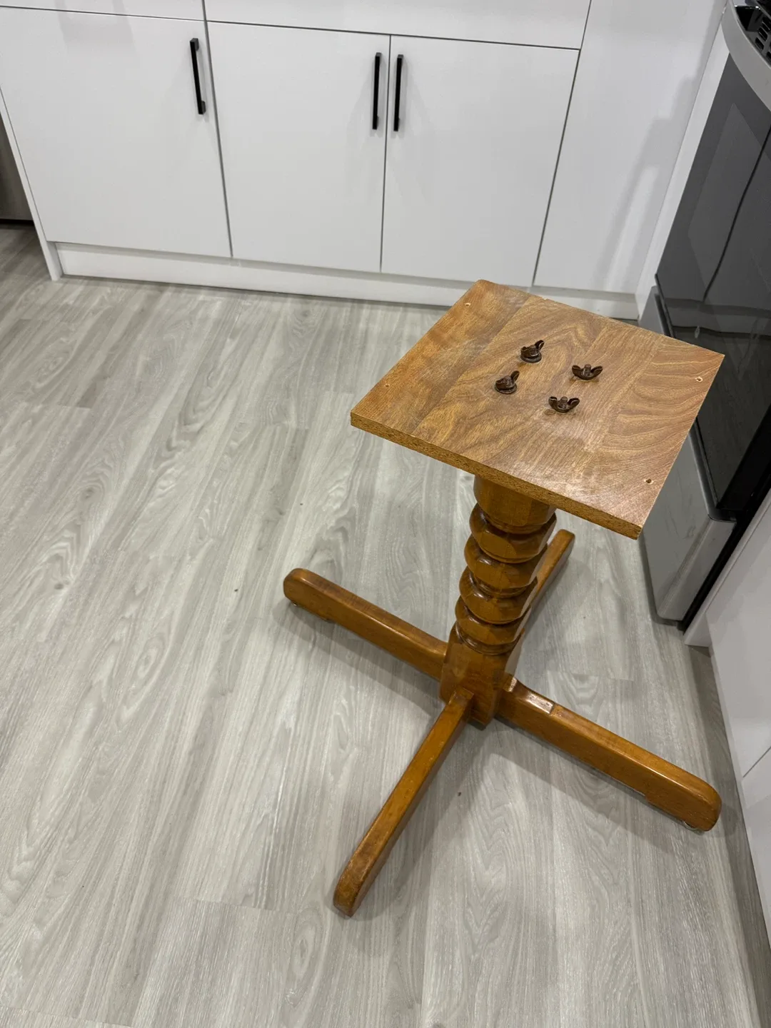 Round Wooden Table - 42 inch diameter image indicator(4)