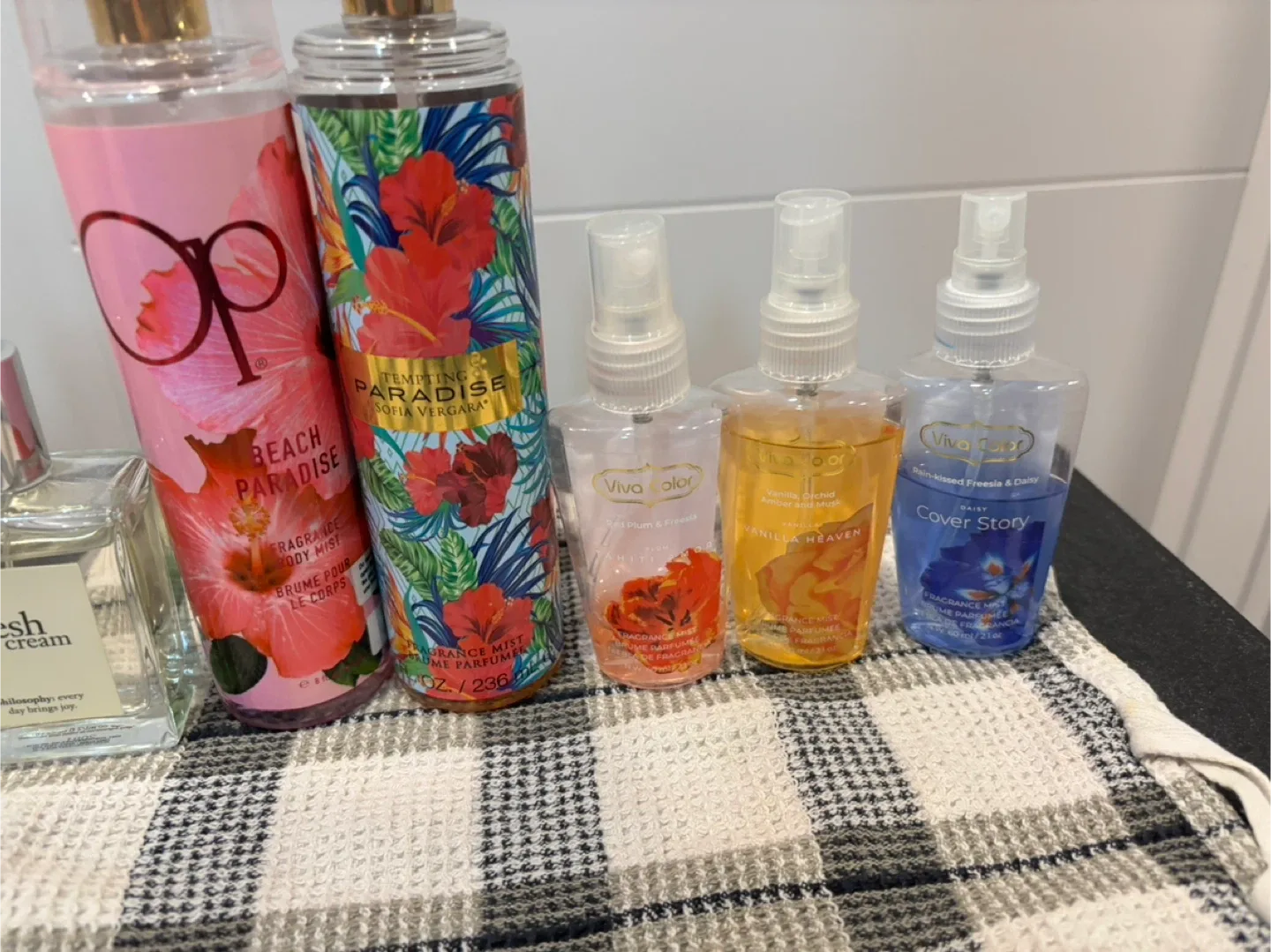 Perfumes bundle image indicator(2)