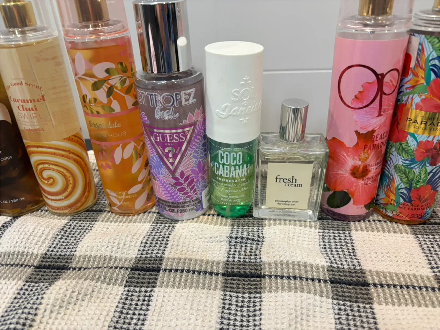 Perfumes bundle image indicator(4)