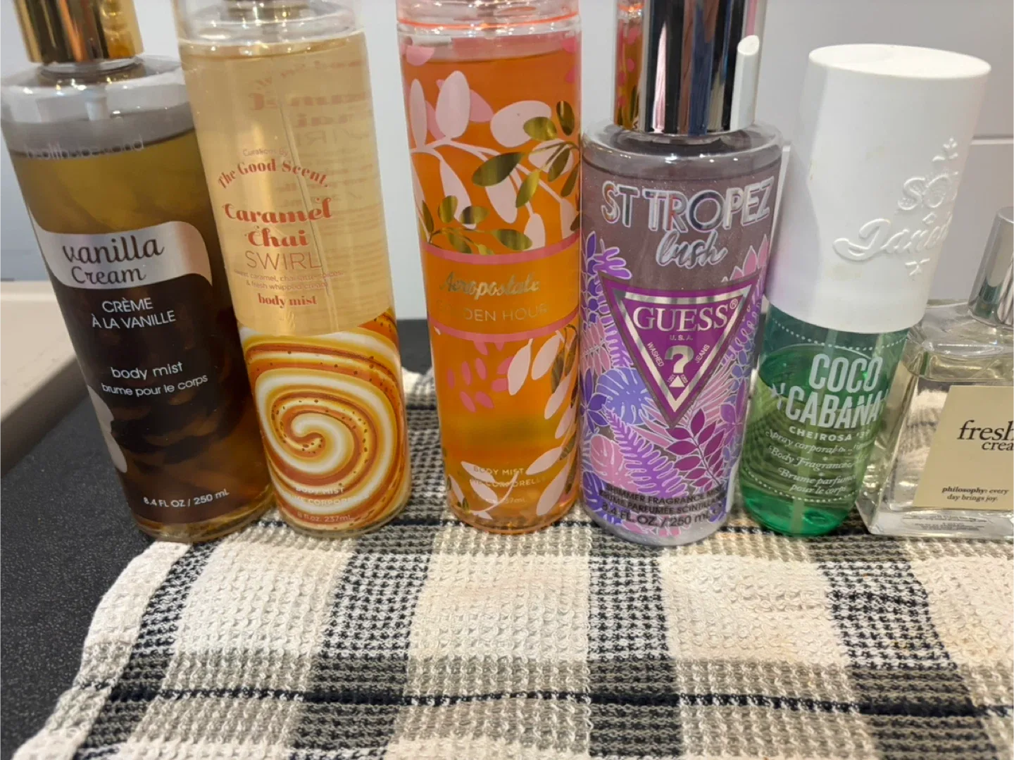 Perfumes bundle image indicator(3)