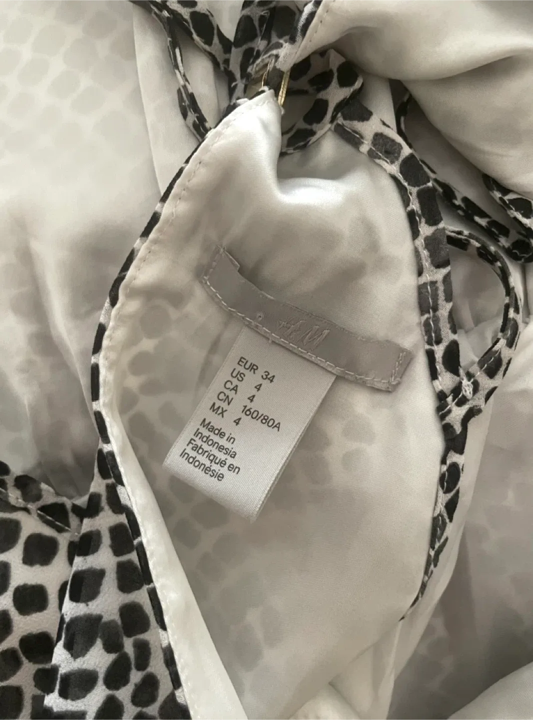 🥕H&M Halter Maxi Dress - Size US 4 image indicator(4)