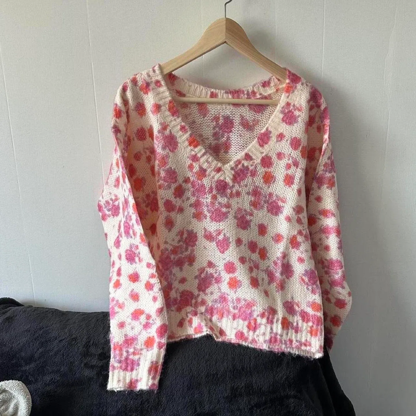 Soft pink floral v-neck sweater