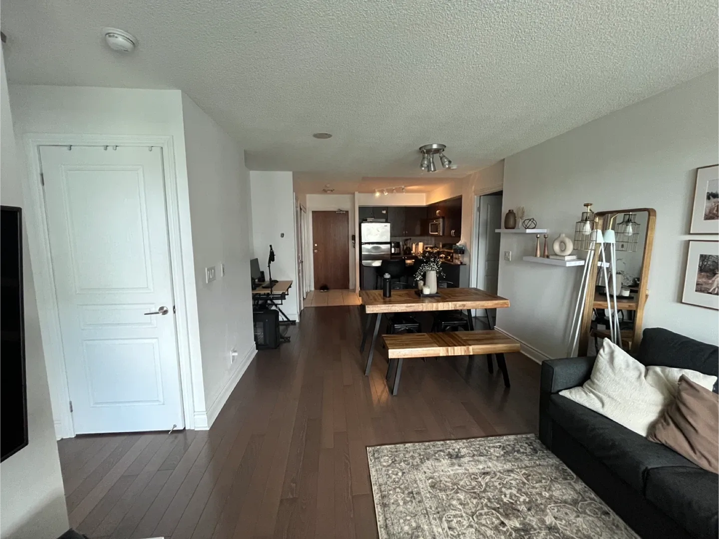 2 Bedroom 2 bath condo for sale image indicator(6)