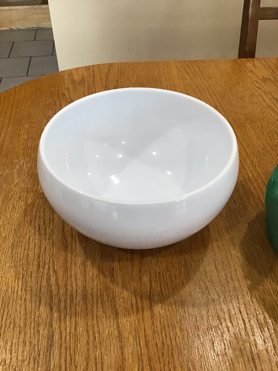 White Ceramic flower pot image indicator(2)