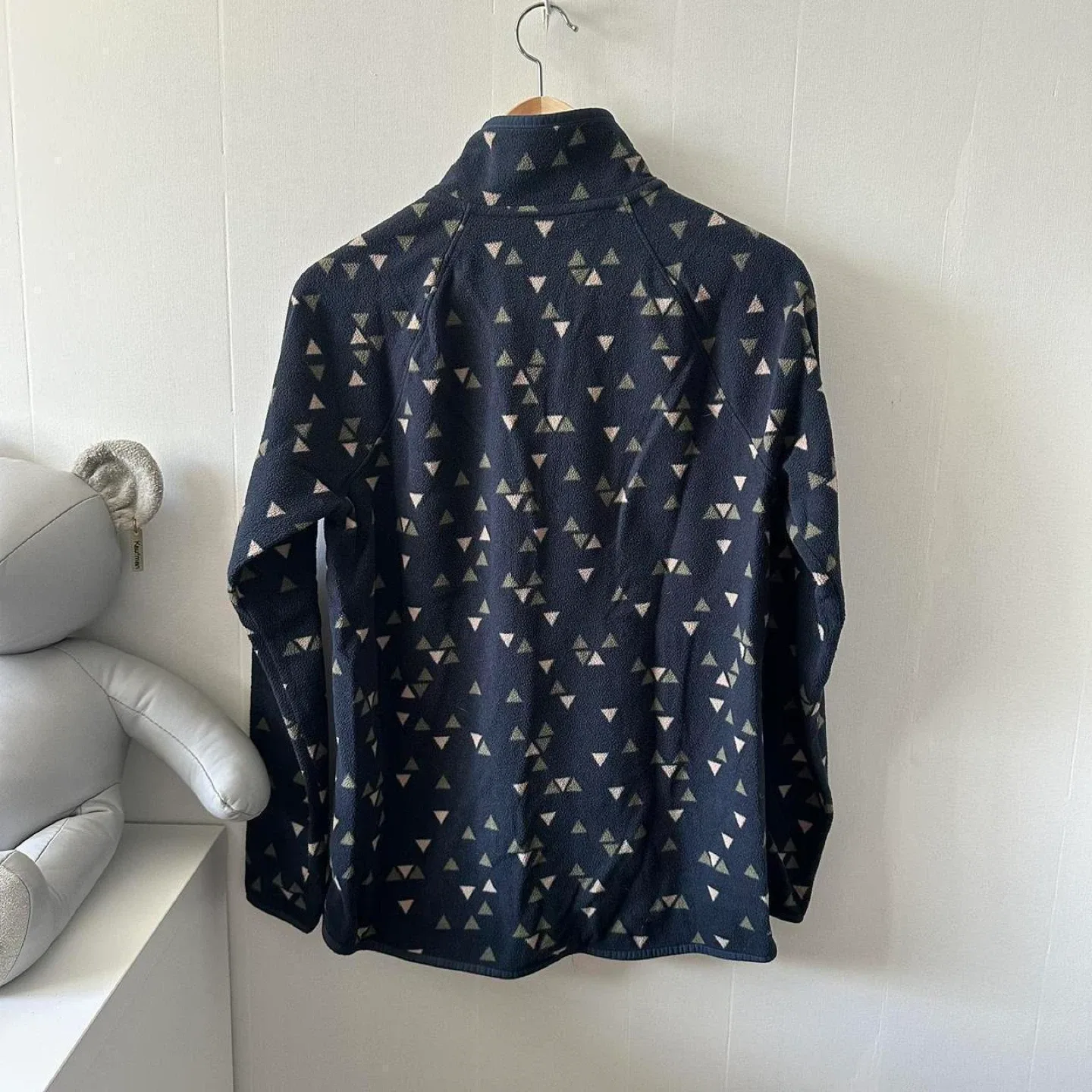 The North Face navy patterned fleece jacket image indicator(5)