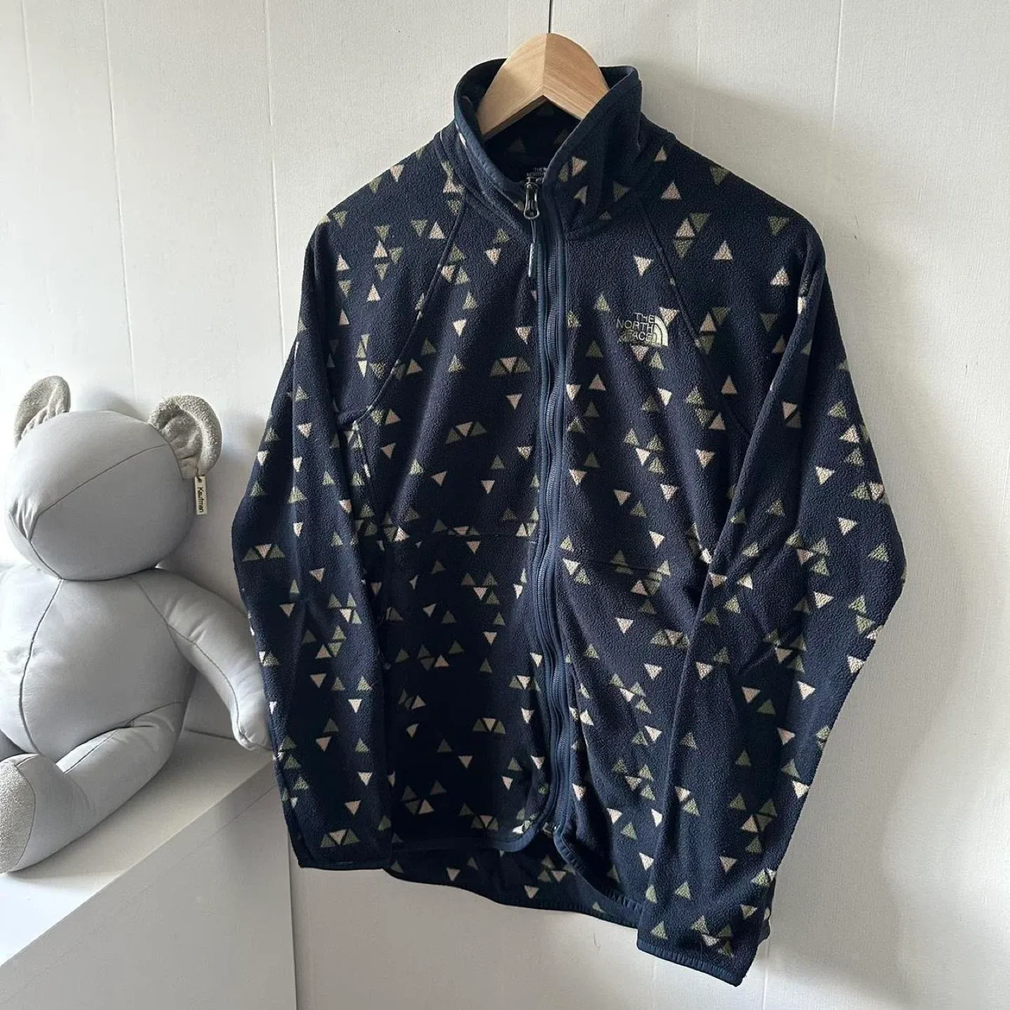 The North Face navy patterned fleece jacket image indicator(4)