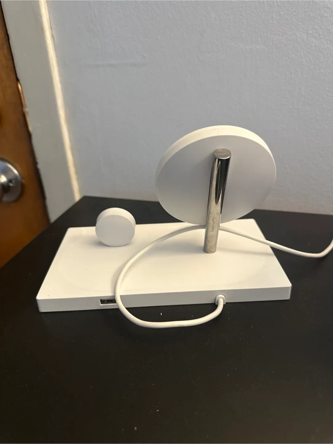 Belkin 2-in-1 Wireless Charger image indicator(3)