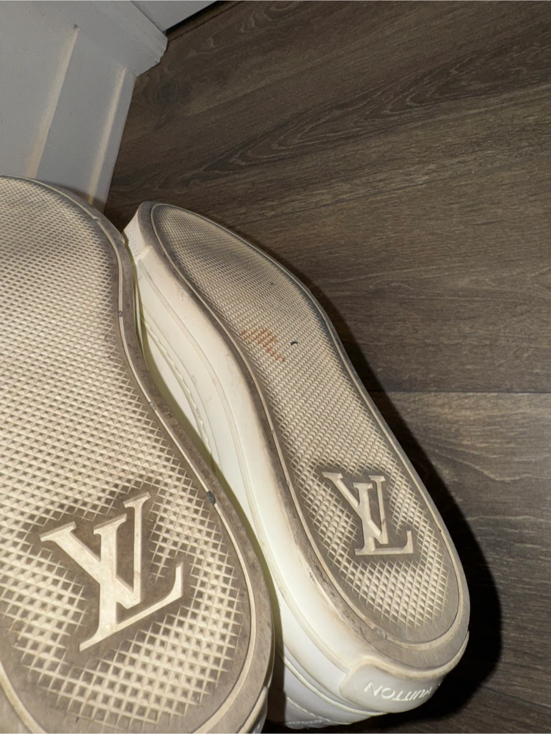 Louis Vuitton White Mesh Sneakers (Authentic!) - photo 5