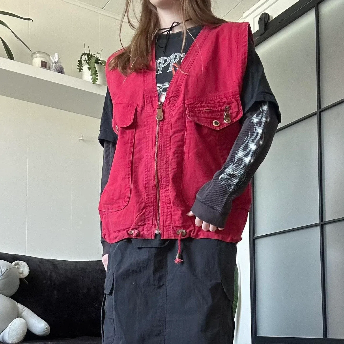 Vintage red cargo oversized vest with pockets image indicator(5)