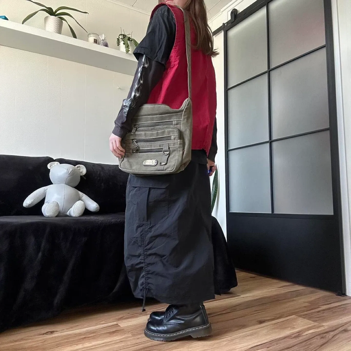 Vintage red cargo oversized vest with pockets image indicator(7)