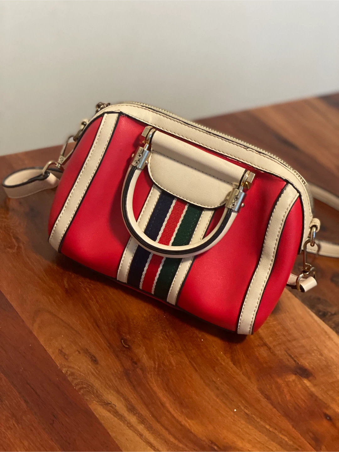 Red & Cream Barrel Style Hand/Shoulder bag