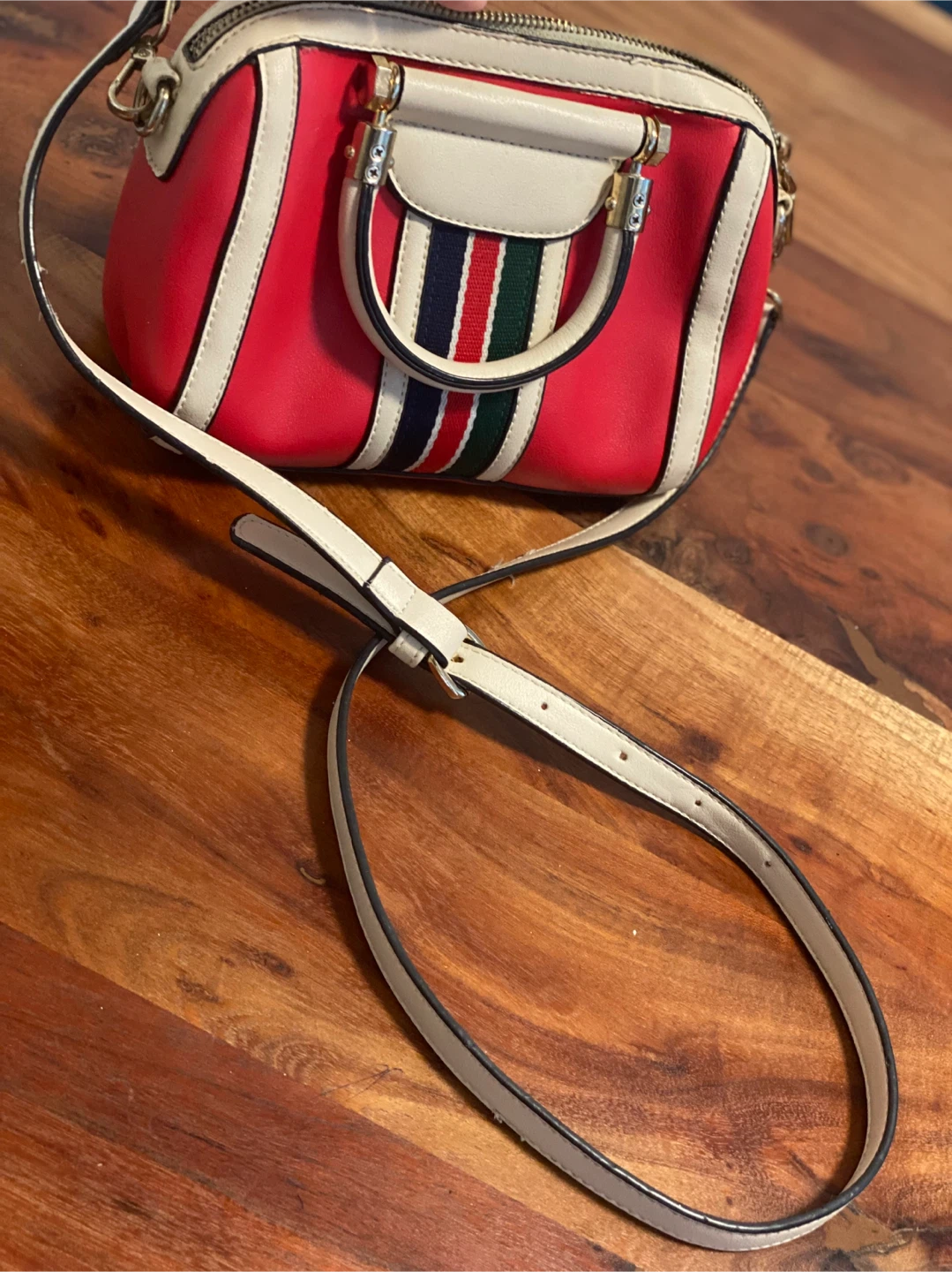 Red & Cream Barrel Style Hand/Shoulder bag - photo 4