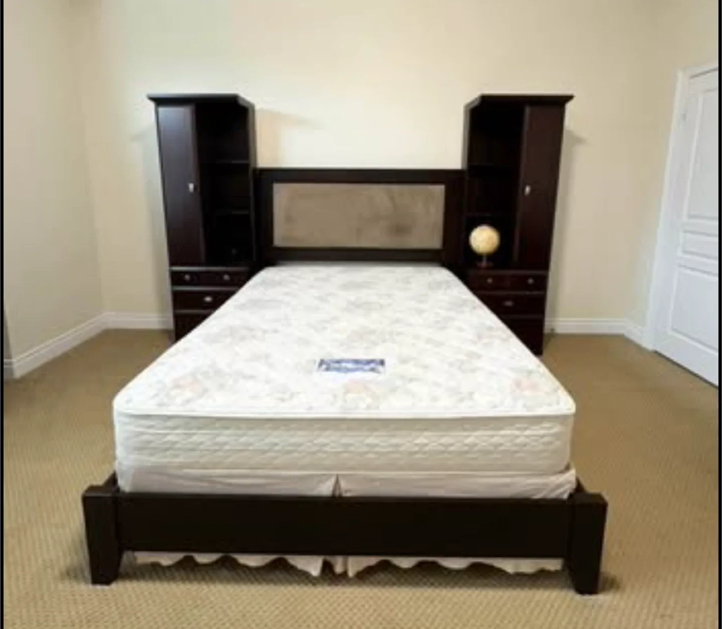 queen-size bedroom set (3 pieces) in a modern espresso finish thumbnail