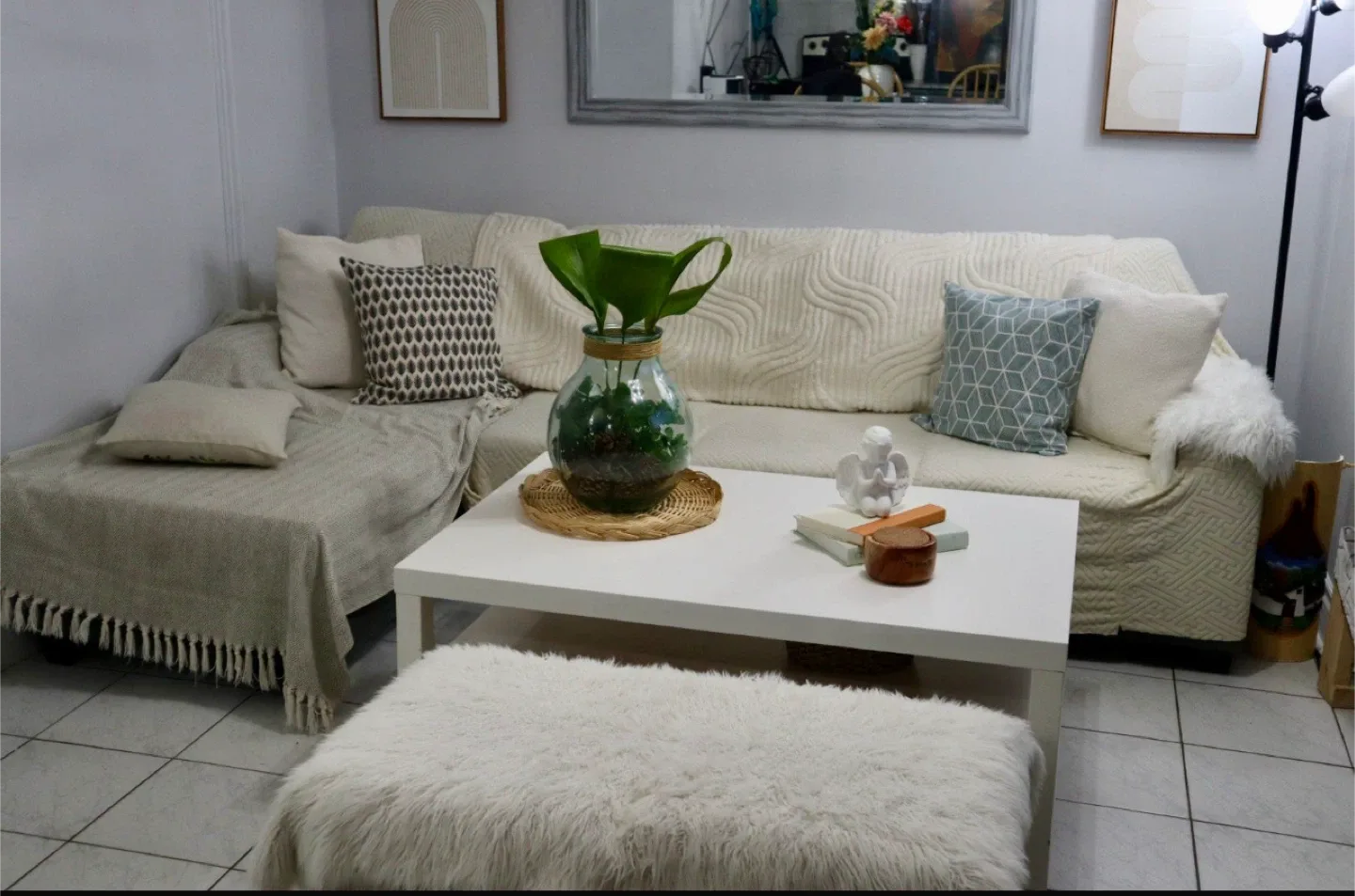 White Coffee Table with Bottom Shelf image indicator(4)