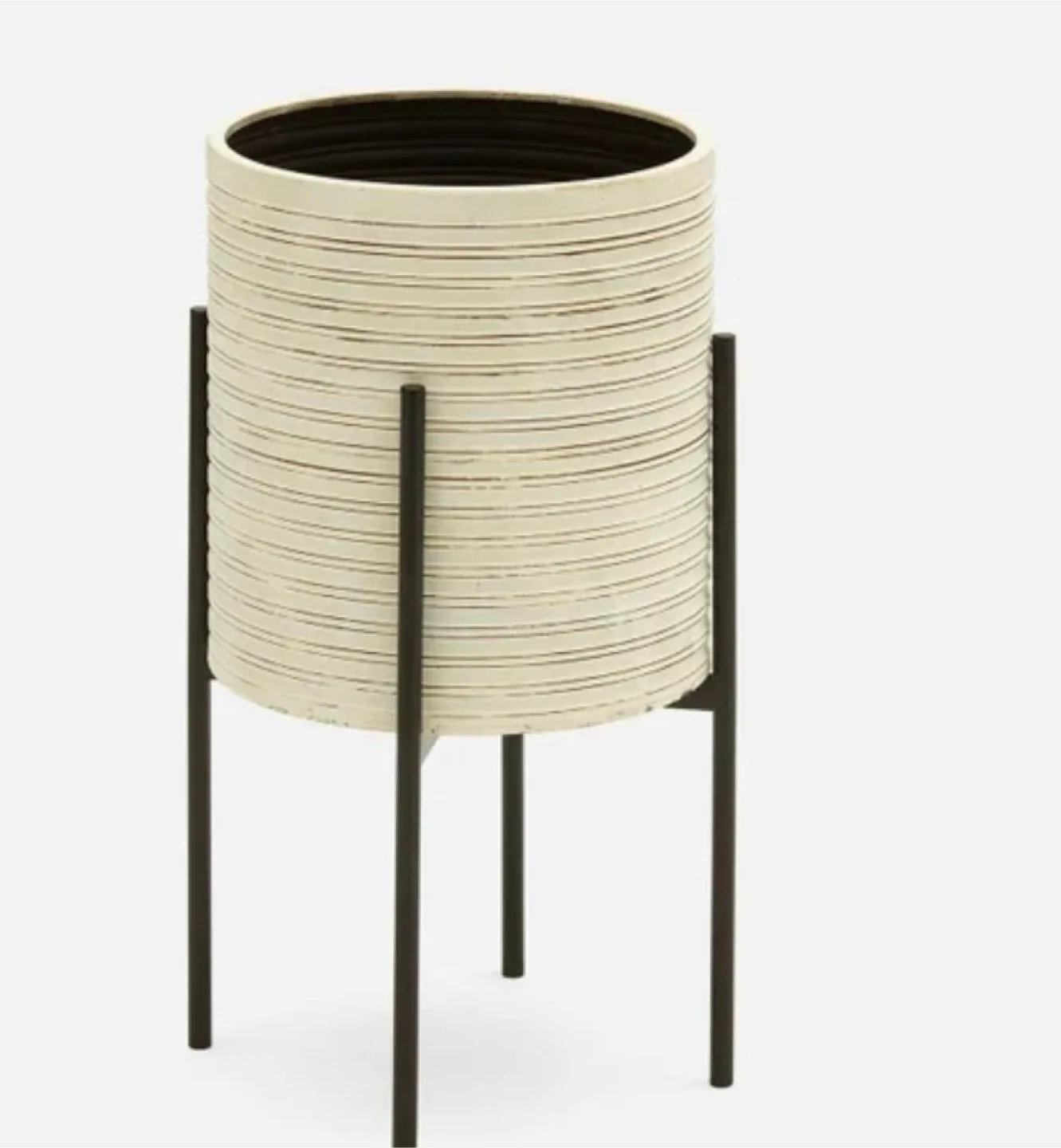 Structube Textured Planter with Dark Iron Base image indicator(2)