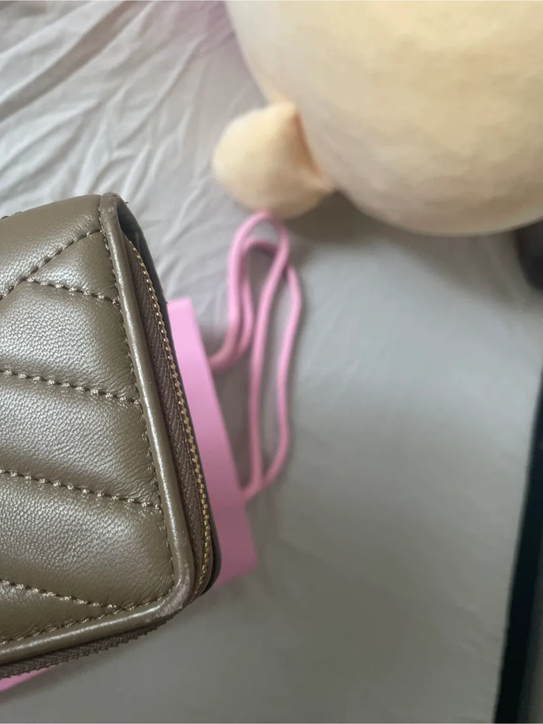 Tory Burch Kira Chevron Bi-Fold Wallet - Sandpiper image indicator(5)