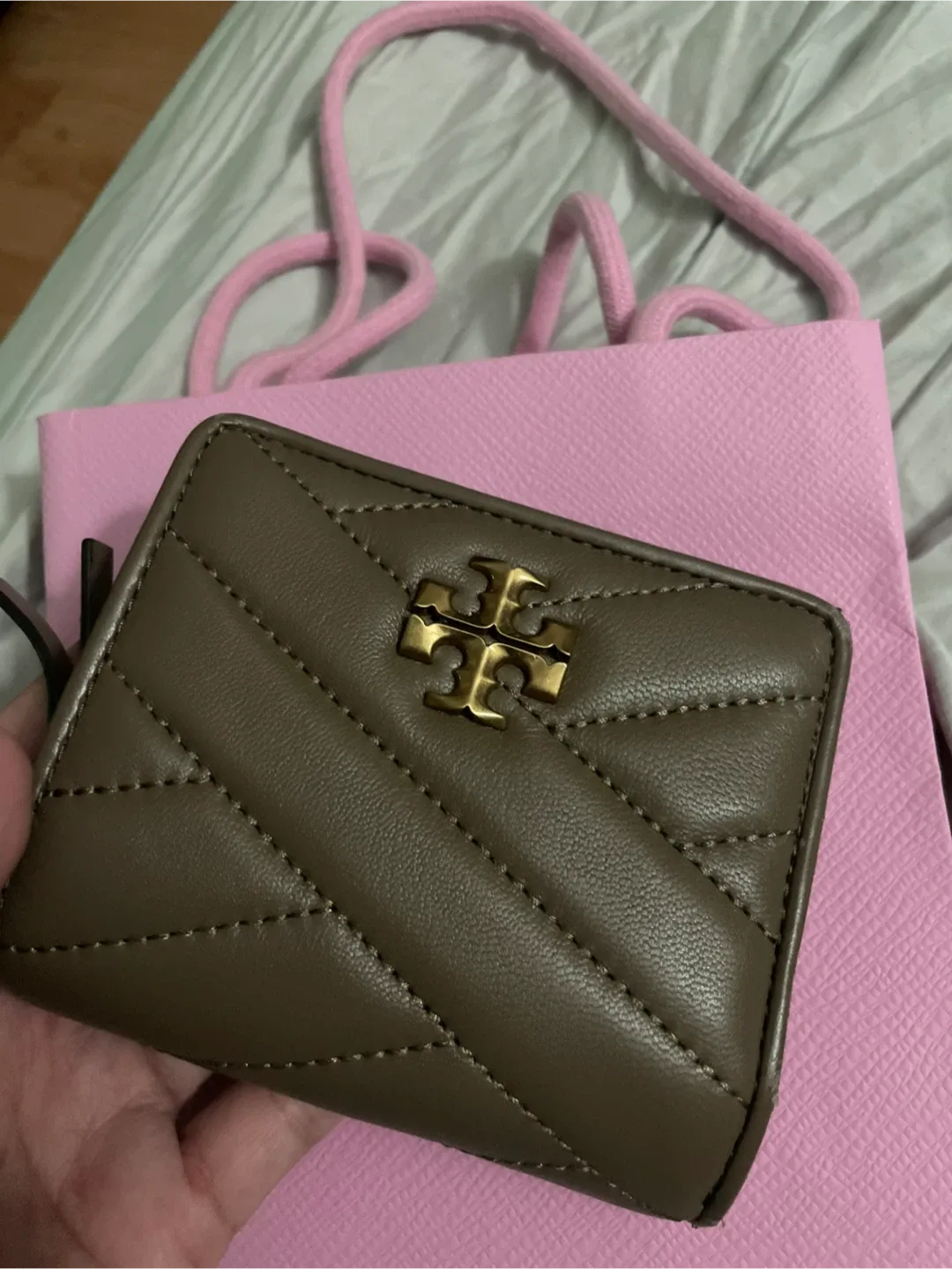 Tory Burch Kira Chevron Bi-Fold Wallet - Sandpiper image indicator(4)